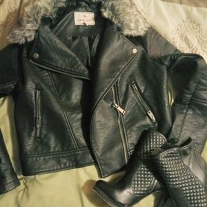 BLACK LEATHER JACKET
